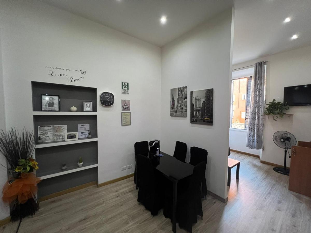 Frale Home In Rome — Photos 3